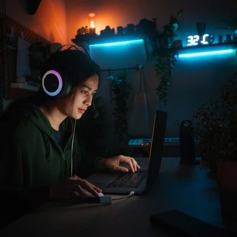 B.K.Licht Striscia LED 3m, Cambio Colori RGB Con Telecomando, Dimmerabile, Adesiva, Accorciabile, Nastro Luminoso LED, Alimentatore Spina Europea, Bianca, Per Interni IP20 7 B.K.Licht Striscia LED 3m, Cambio Colori RGB Con Telecomando, Dimmerabile, Adesiva, Accorciabile, Nastro Luminoso LED, Alimentatore Spina Europea, Bianca, Per Interni IP20 - immagine 5