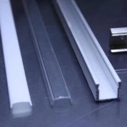 Trade Shop - Profilo Barra 1m Alluminio Per Strip Led Cc-32 Con Coperchio Opaco O Trasparente -copertura Opaca -